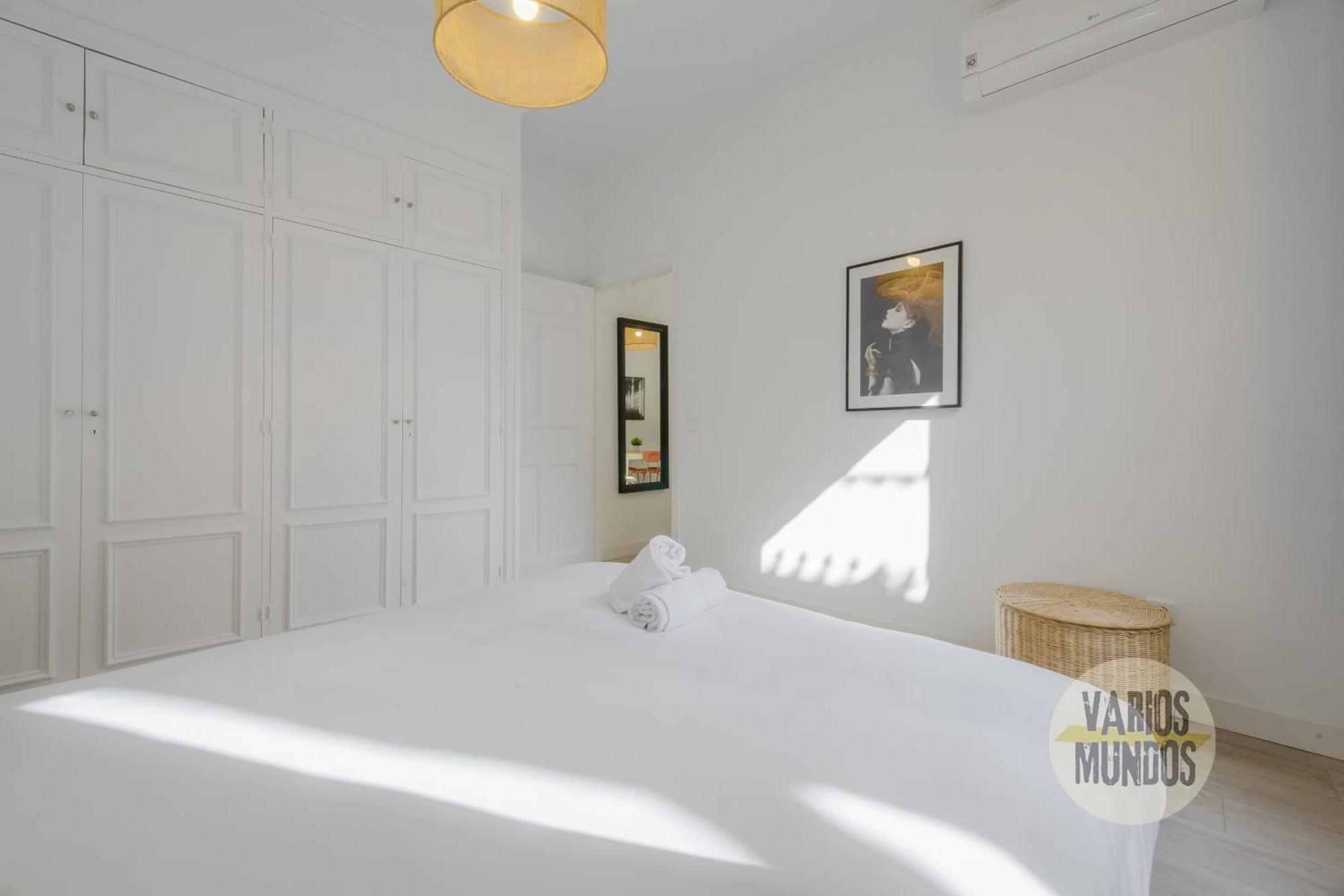 Elegant Apt Para 4Pax En Las Letras-Cortes Мадрид Екстер'єр фото